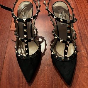 Black suede Valentino rockstud size 40
